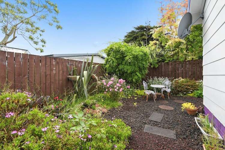 5/121 Bruce Mclaren Road Henderson_11