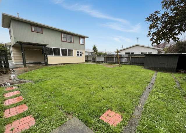 167 Highbury ave West End_2