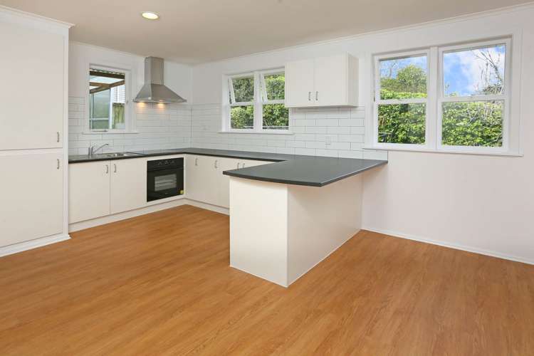 137 Edmonton Road Te Atatu South_14