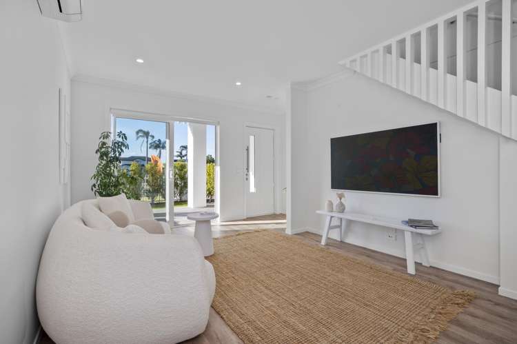 106 Pallida Crescent_2