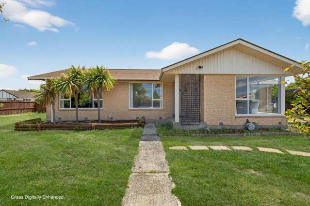 Coastal Lifestyle With Great Potential!