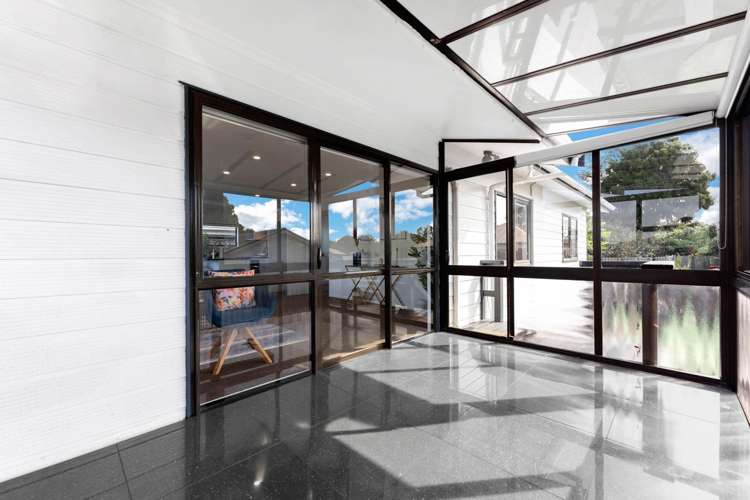 2/73 Russell Road Manurewa_5