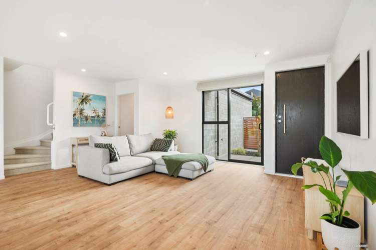 99 Bonair Crescent Silverdale_6