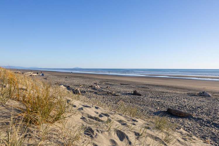 2 Ocean Beach Street Foxton Beach_24