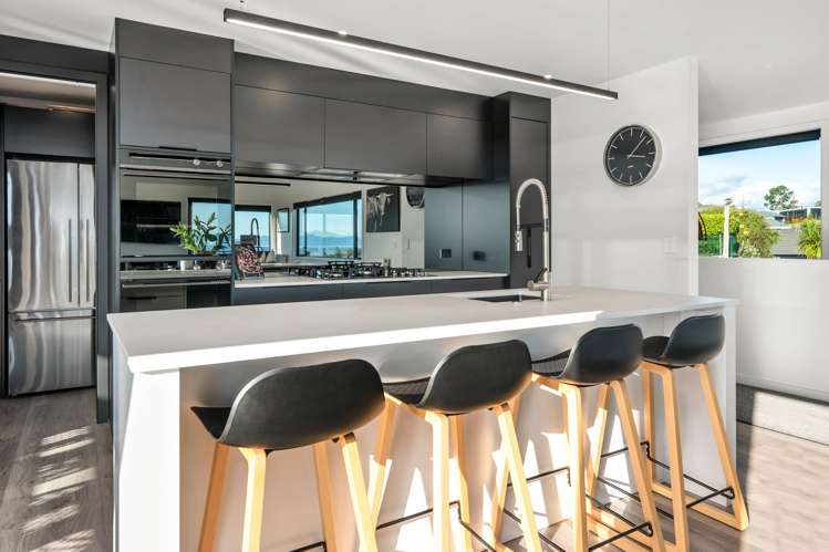 21 Coprosma Crescent Waipahihi_7