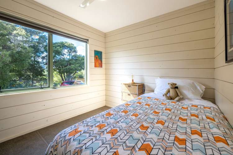 8 Whakarite Road Ostend_11