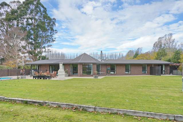 617 Johns Road Harewood_1