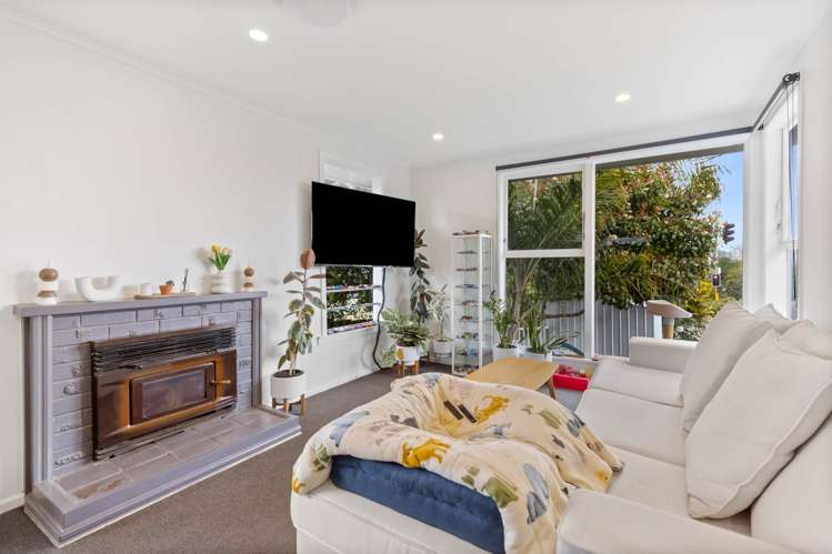 141 Edmonton Road Te Atatu South_6