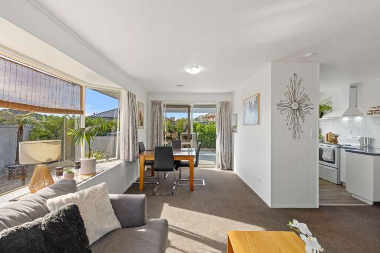 15a Vining Crescent Stoke_6