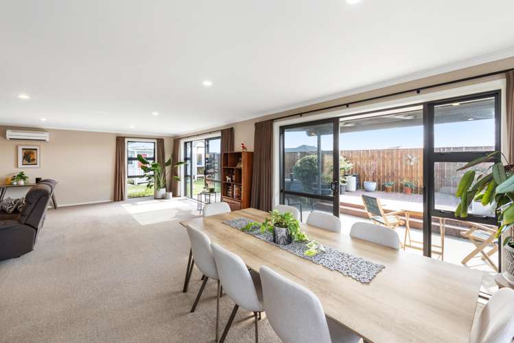 7 Medallion Court Kelvin Grove_12