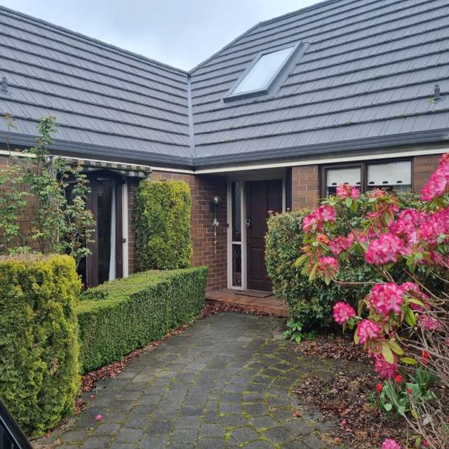 Spacious 5-Bedroom Home!