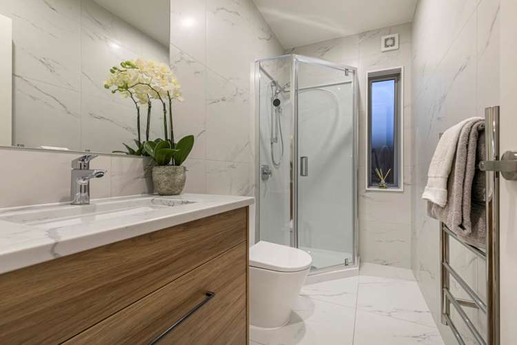 161 Bonair Crescent Silverdale_10