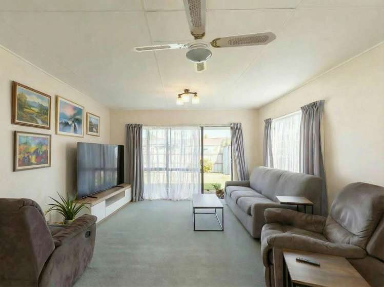 15B Jeffares Place Taradale_1