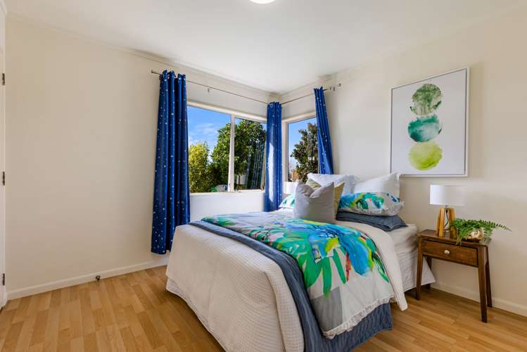 2/7 Romulus Place Totara Vale_14