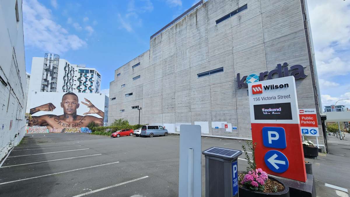 156 Victoria St West_5