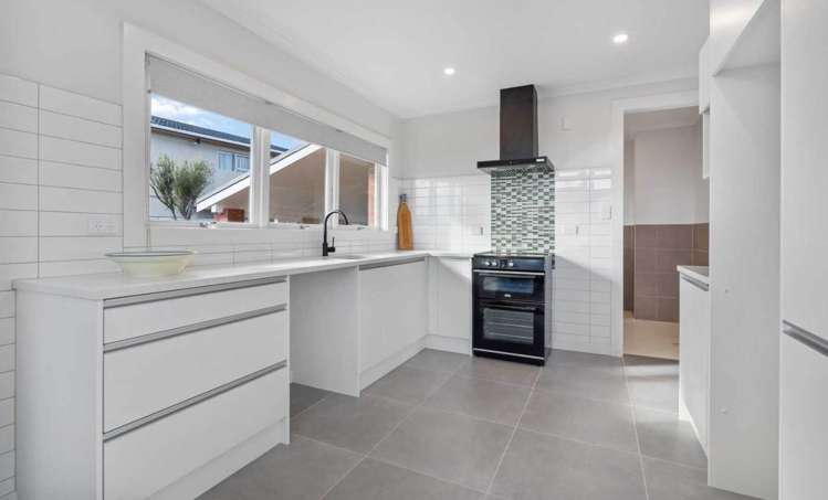 109 Hutchinsons Road Bucklands Beach_5