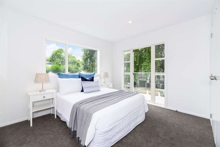 1/14 Fields Parade Oteha_10