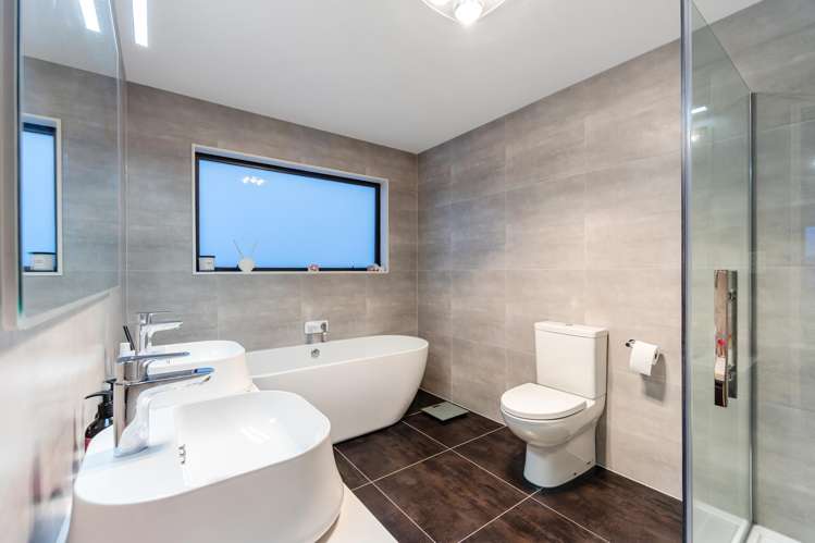 17 Tawatawa Street Long Bay_18