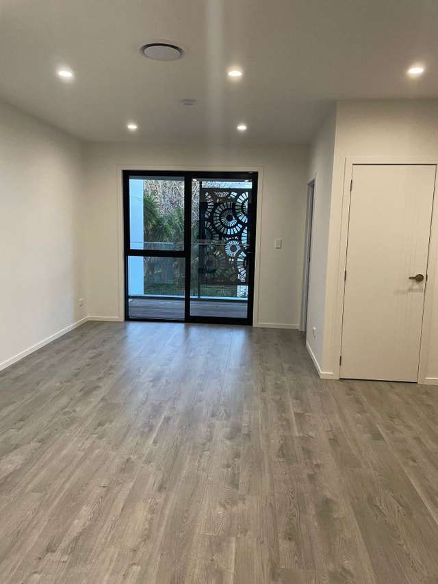 190 Green Lane West Greenlane_4