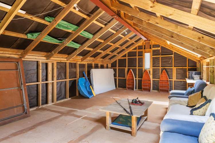 - Bay of Many Coves Queen Charlotte Sound_24