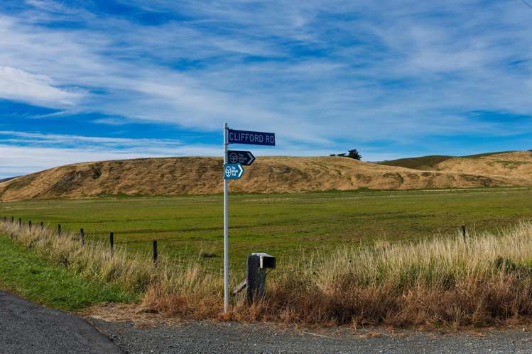 Corner Marfells Beach and Clifford Roads Lake Grassmere_37