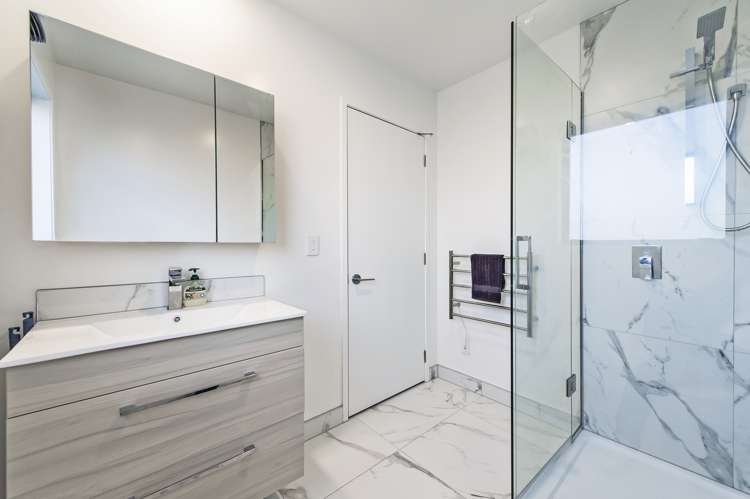 2/241 Lincoln Road Addington_10