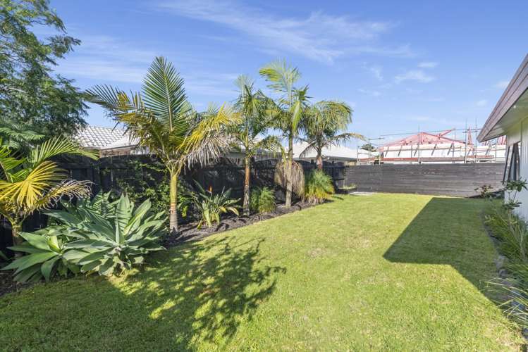 2/4 Mardi Place Mount Maunganui_16