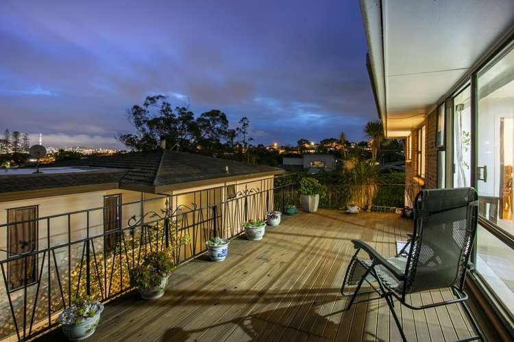 24 Martin Crescent Northcote_11