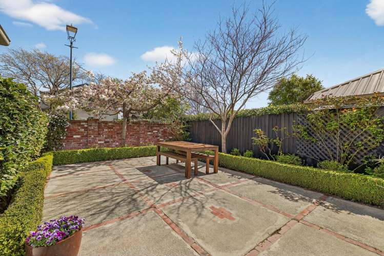 8 Avon Gate Russley_33