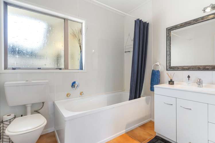 6 Booker Place Manurewa_12