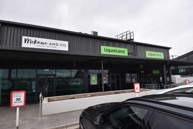 Shop 3/120 Hobsonville Road Hobsonville_11