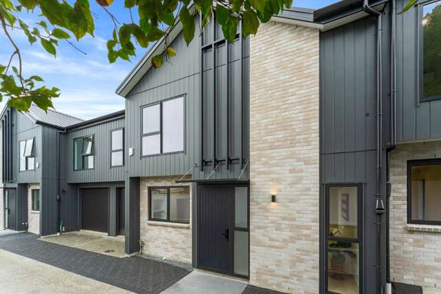 Modern, Stylish Living in the Heart - Close to...