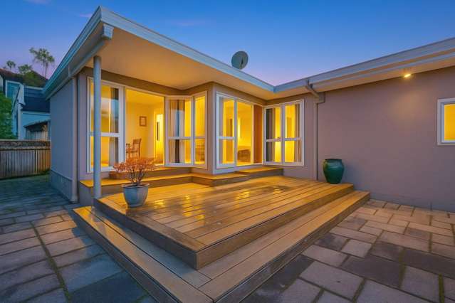 GREAT LOCTION - PRICED TO SELL