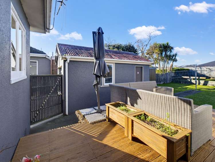 81 Guy Ave Takaro_21
