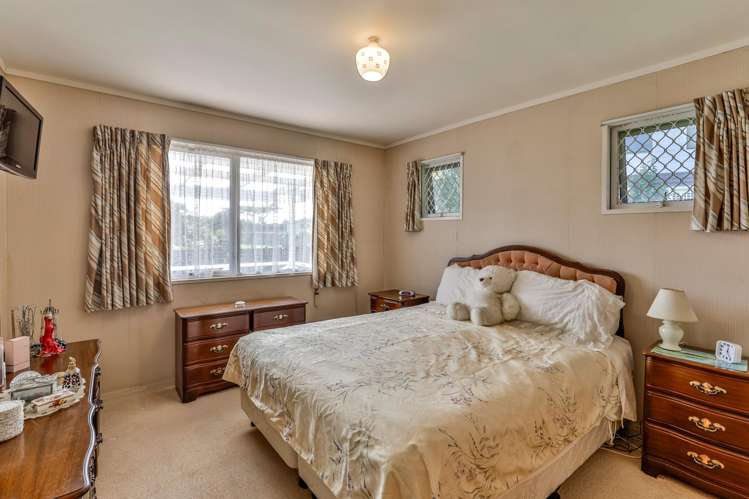 2/5 Vivian Wilson Drive Eastern Beach_11