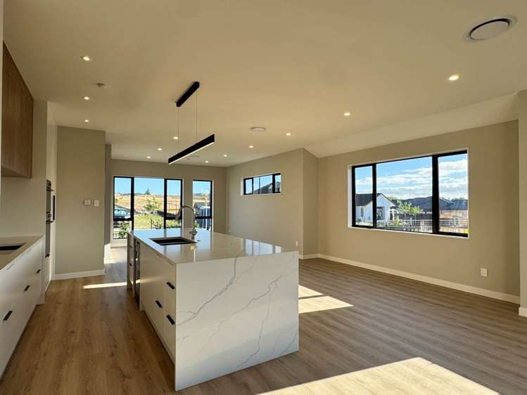 17 Tukutata Crescent Milldale_4