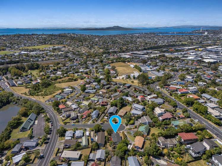 5 Camilla Grove Totara Vale_2