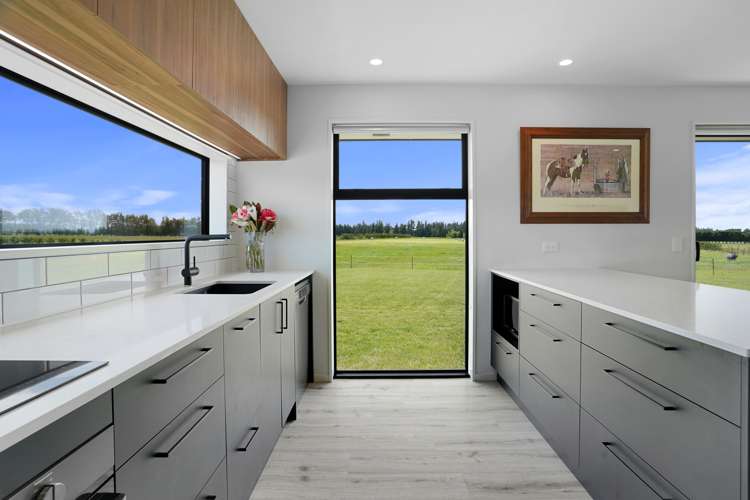 64 Bruces Road Sefton_1