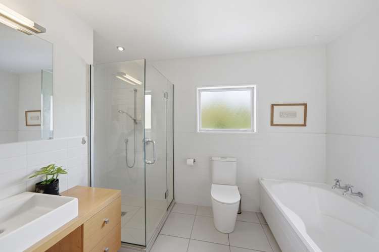 471 Marine Drive Charteris Bay_12