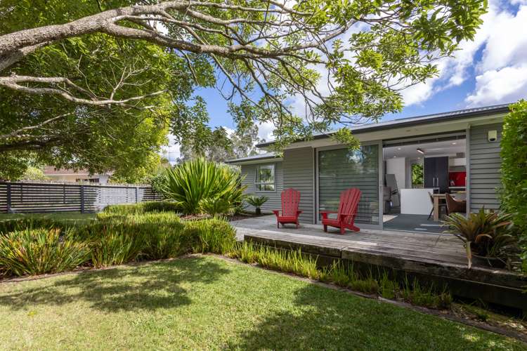 32 Queen Mary Avenue New Lynn_16