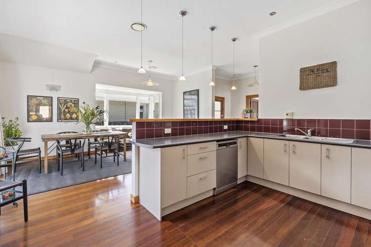 224 The Parade Island Bay_6