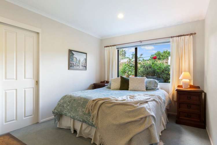 7 Flora Place Wattle Downs_12