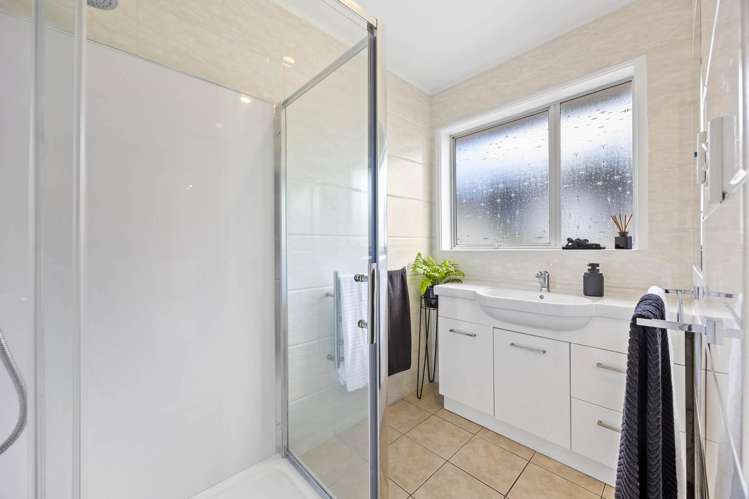 2/54 Luton Avenue Sunnyhills_15