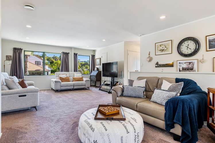 9 Careen Grove Gulf Harbour_13