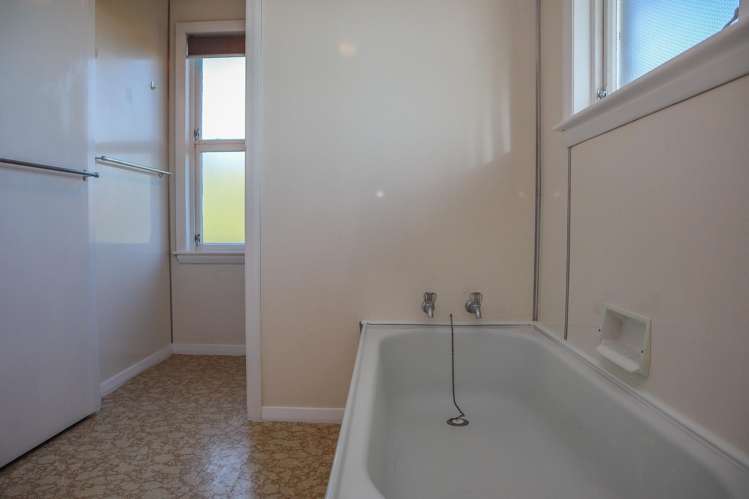 32 Domett Esplanade Cobden_36