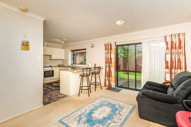 5 Gretton Court Flat Bush_4