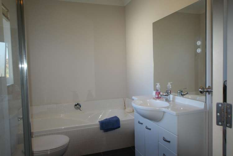 18a Boyd Avenue Mangere Bridge_13