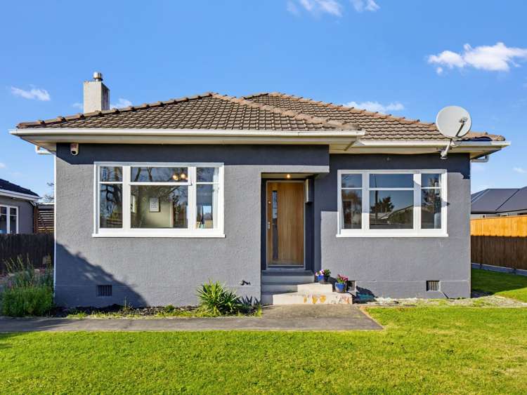 81 Guy Ave Takaro_2