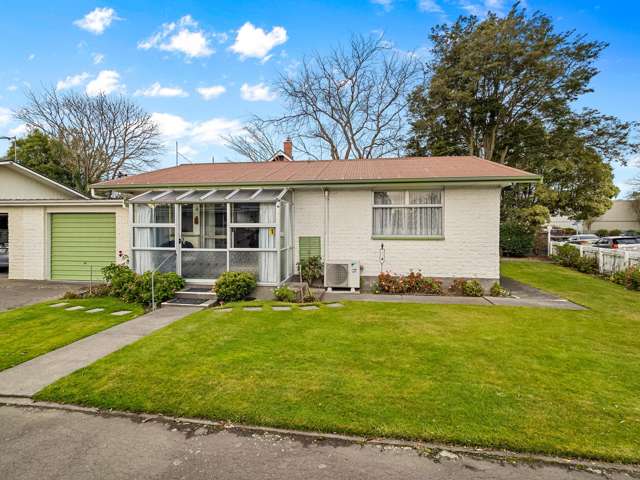 Close to Allenton School and Super Market.