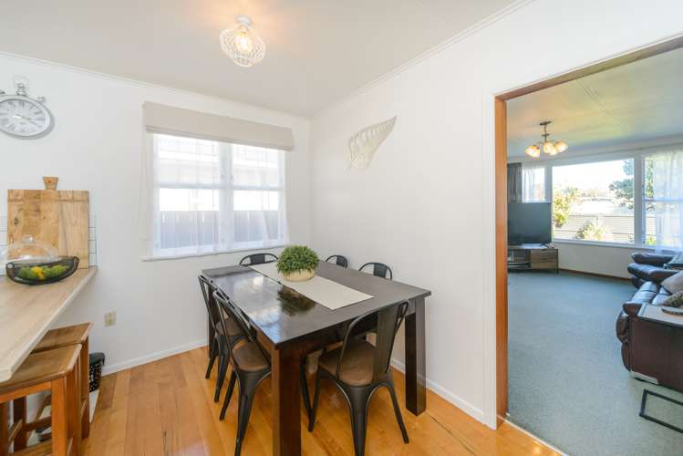 3 Sefton Avenue Highbury_10